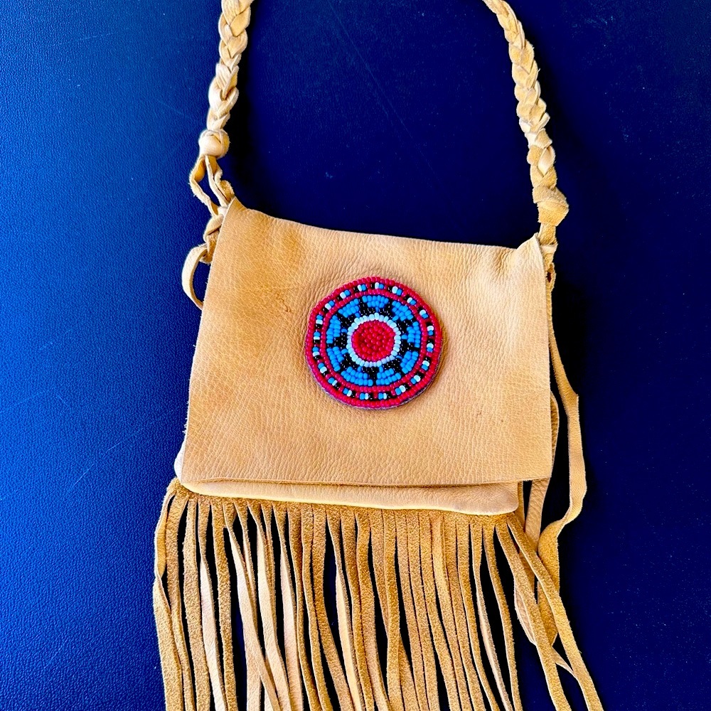 Native American Medicine Bag Navajo (Nab 91)
Leather - Picture 7 of 10